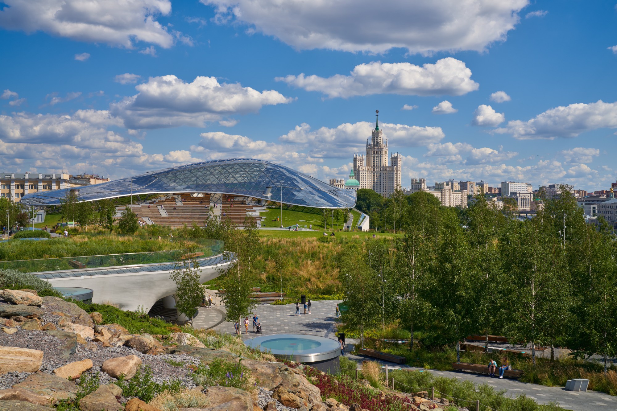 зарядье парк в москве реальные